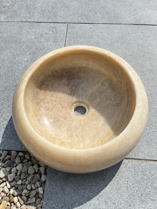 Umywalka onyksowa