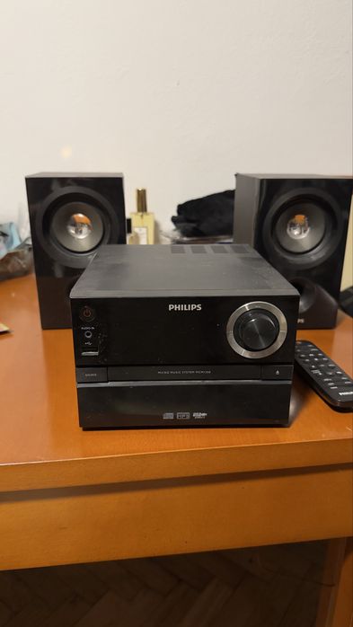 Wieża Philips MCM1350/12 – sprawna, komplet z głośnikami i pilotem