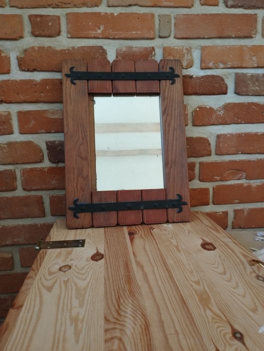 Drewniana rustykalna rama na lustro