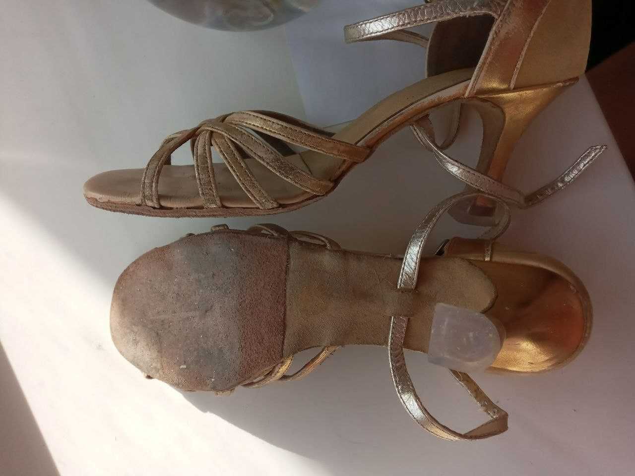 танцювальні туфлі 39