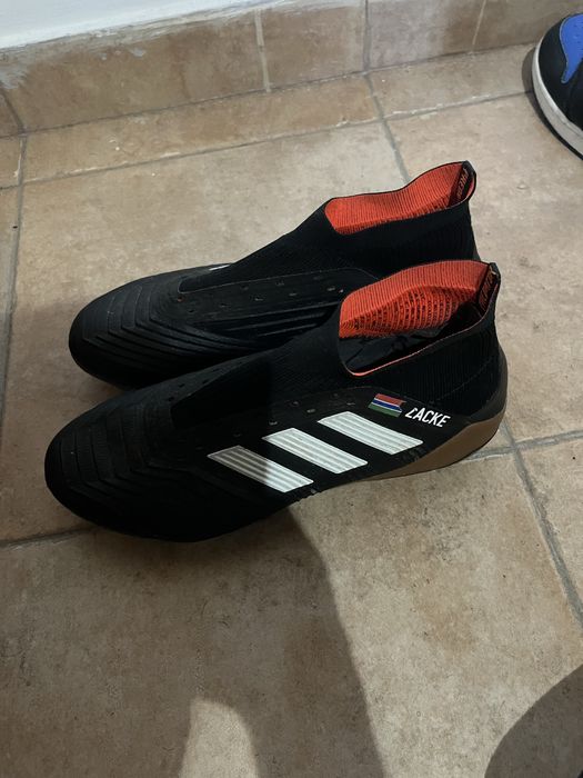 Chuteira adidas