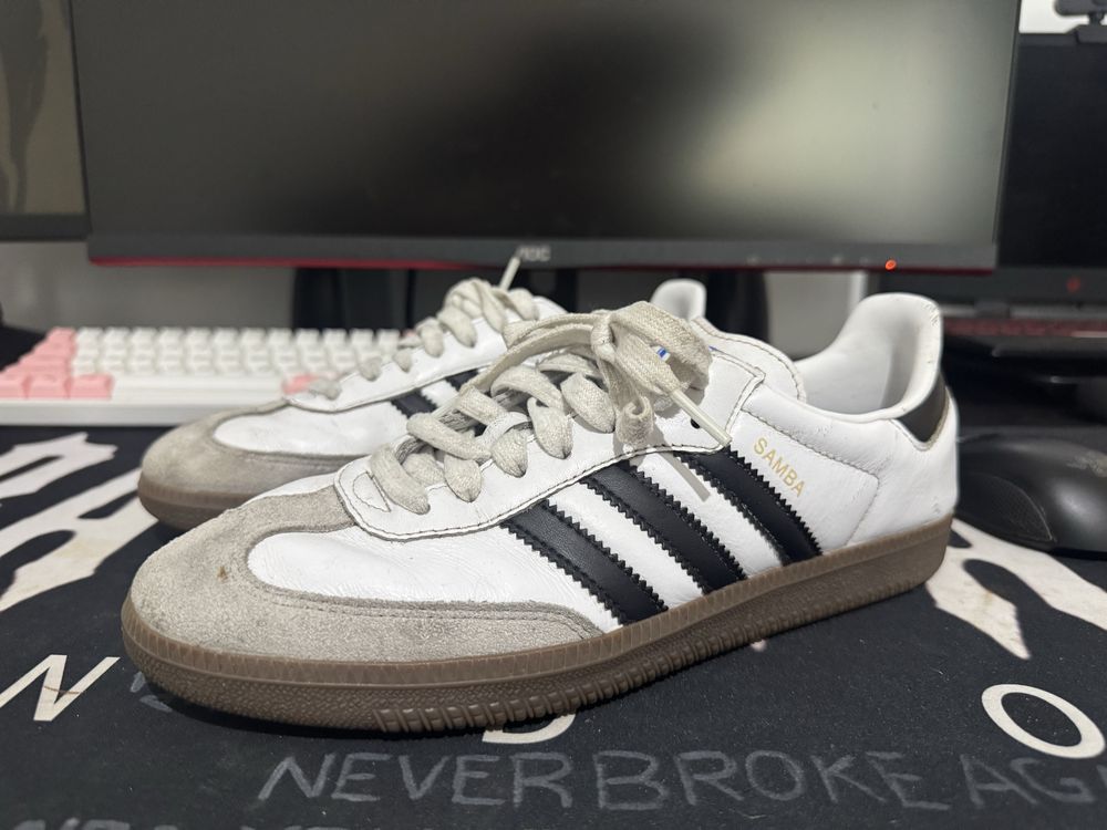 Adidas Samba (pretas e brancas)