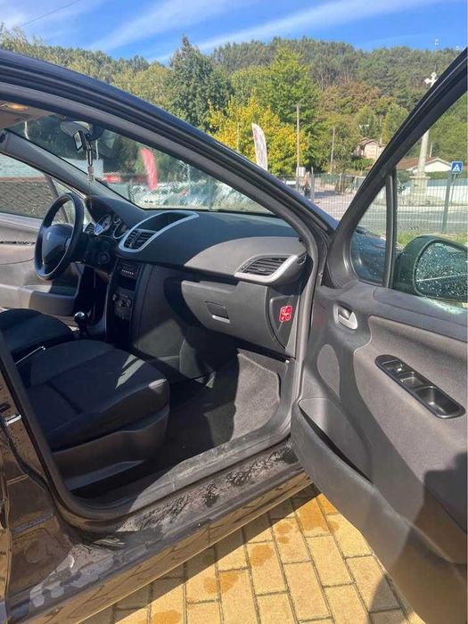 Peugeot 207 1.4 (2010)