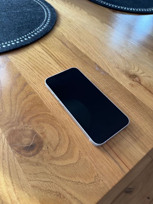 iPhone 13 + etui Karl