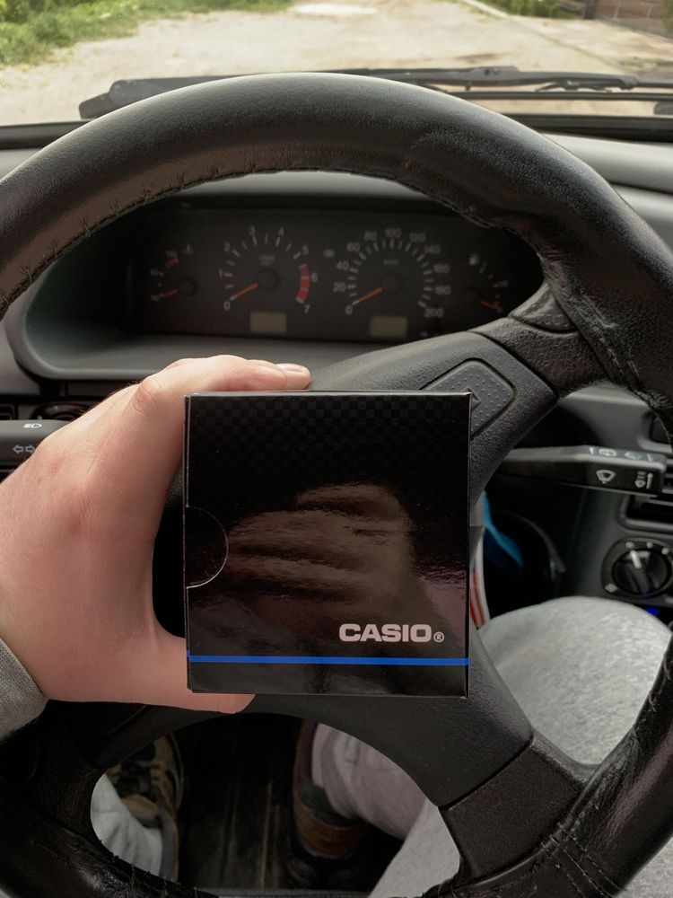 Часы Casio A168 черные в новом состоянии