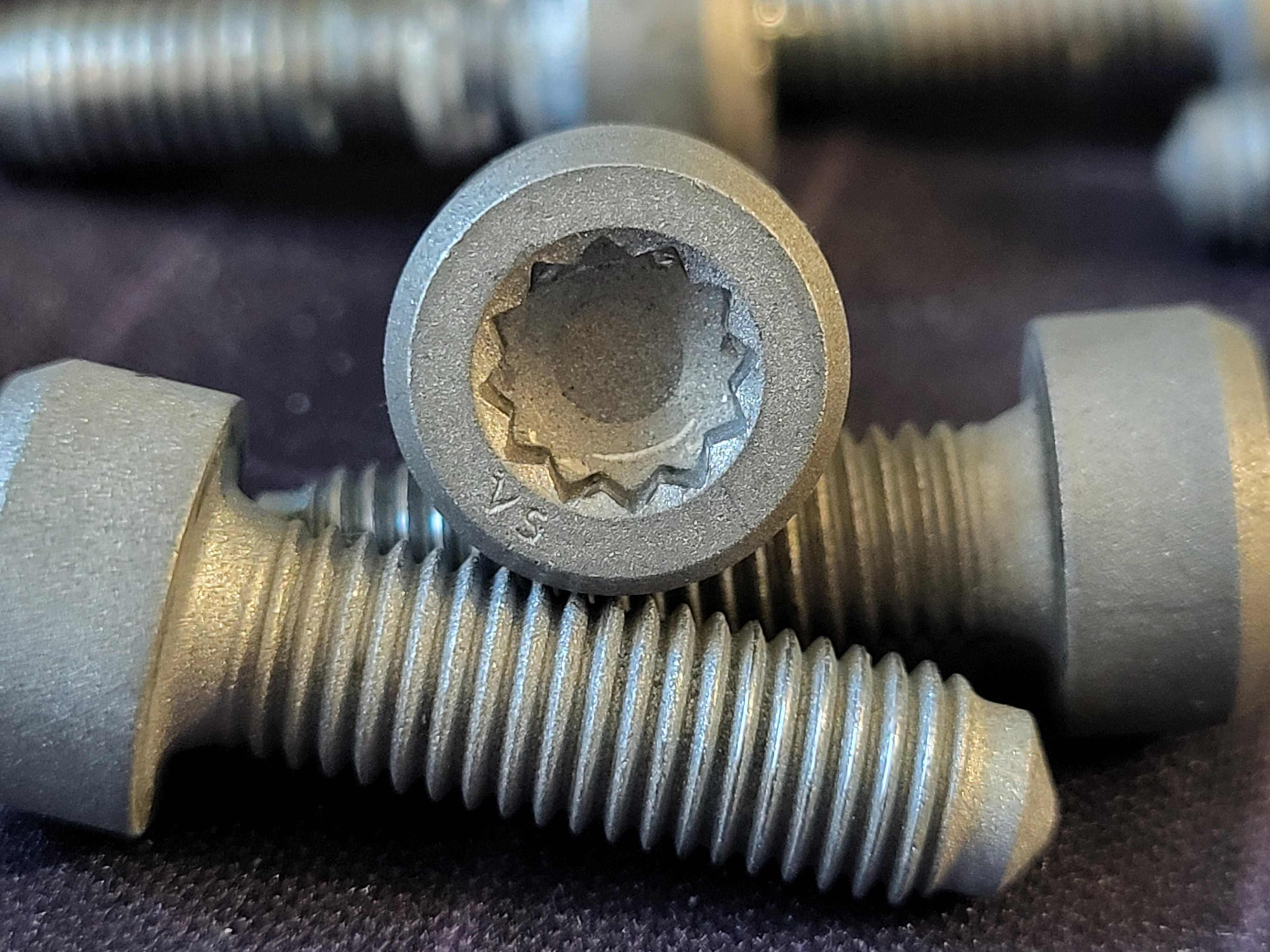 Tytanowe śruby do felg BBS M7x24mm 30sztuk