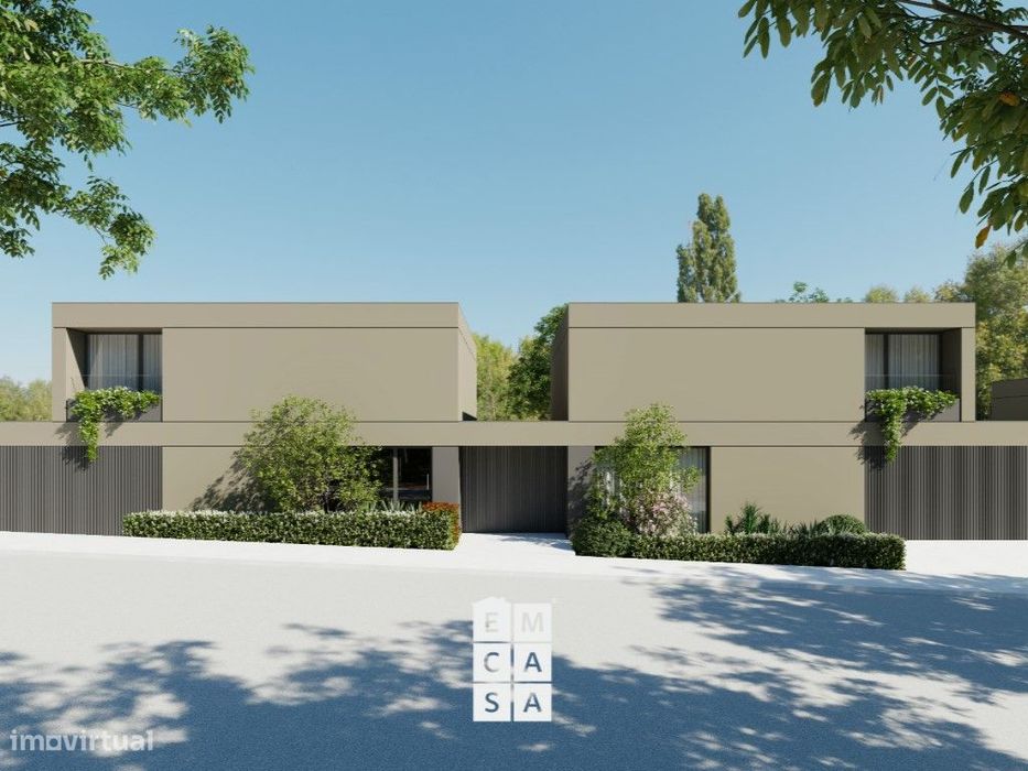 Moradias com Acabamentos de Excelência - Muito Perto do Centro de S...