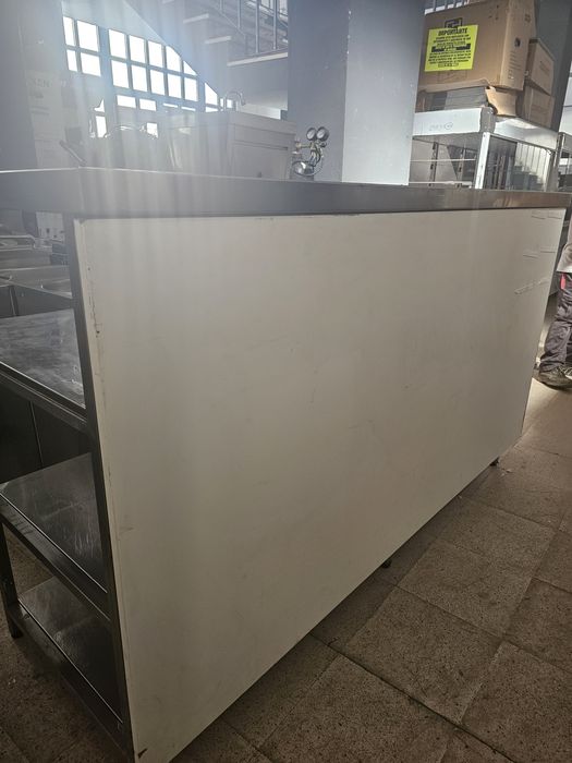 Balcão de inox neutro