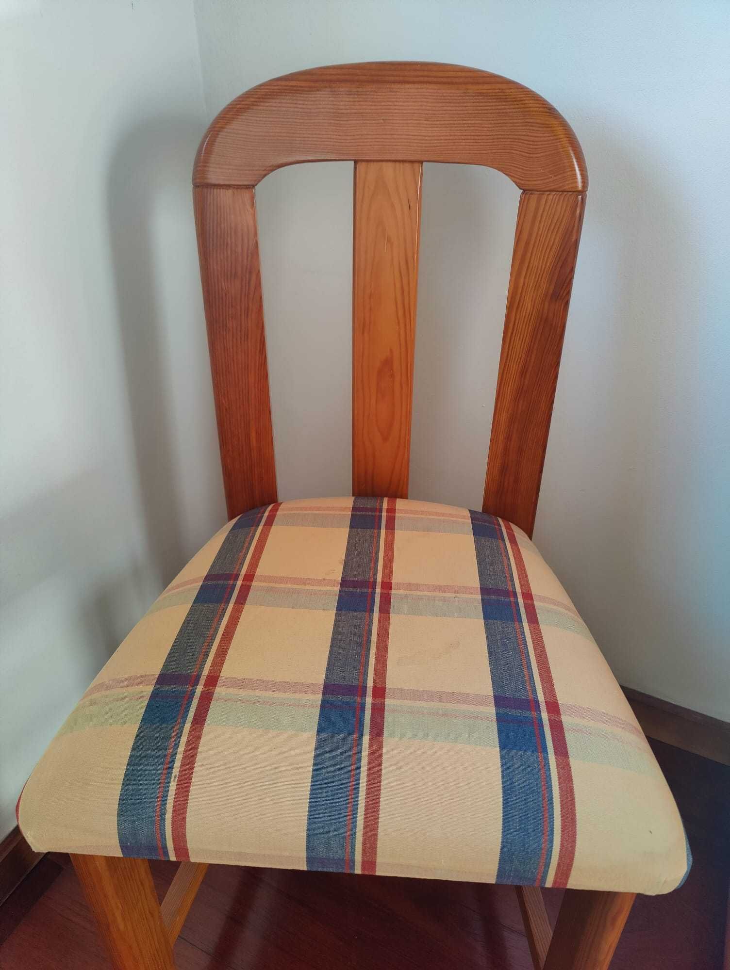 Cadeira de Quarto em Pinho