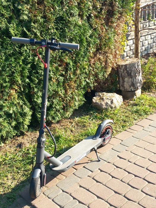 Sprzedaje hulajnoge elektryczną marki iscooter