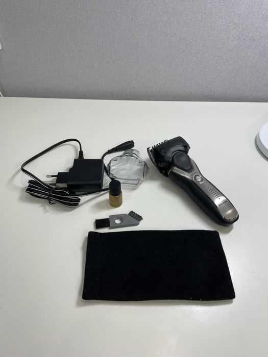Електробритва Panasonic ES-RT77