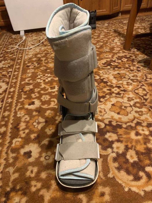 Ортопедичний чобіт