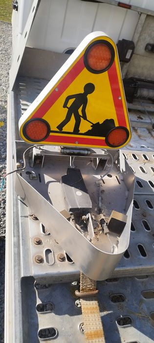 Trójkąt ostrzegawczy elektryczny