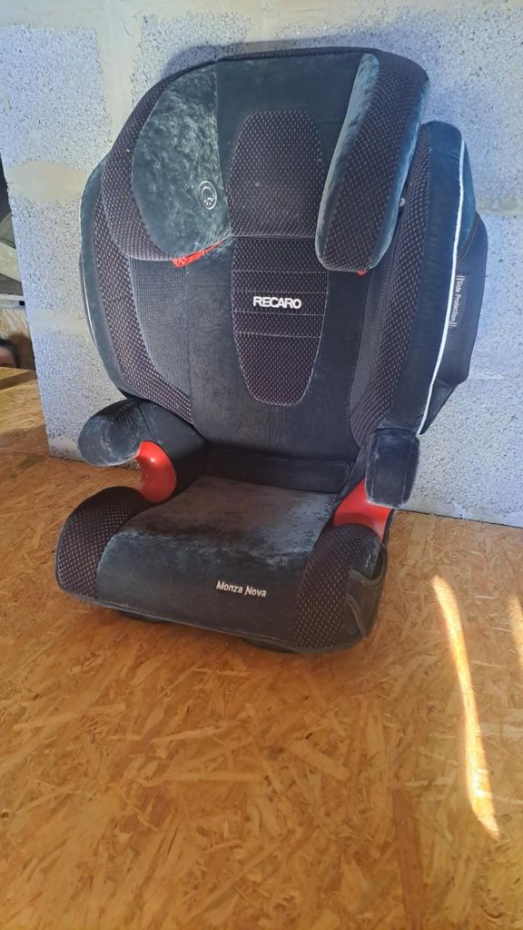 Foteliki Recaro Monza Nova