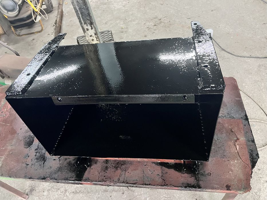 Skrzynka akumulatora zetor 7211 /7745