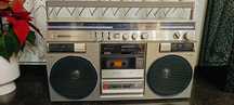 Radio bombox Aiwa 600