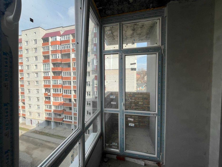 Простора 1 к квартира ЖК Студентський ЗДАНА секція переуступка