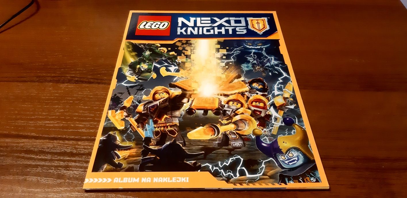 Album i 30 saszetek z naklejkami lego nexo knights