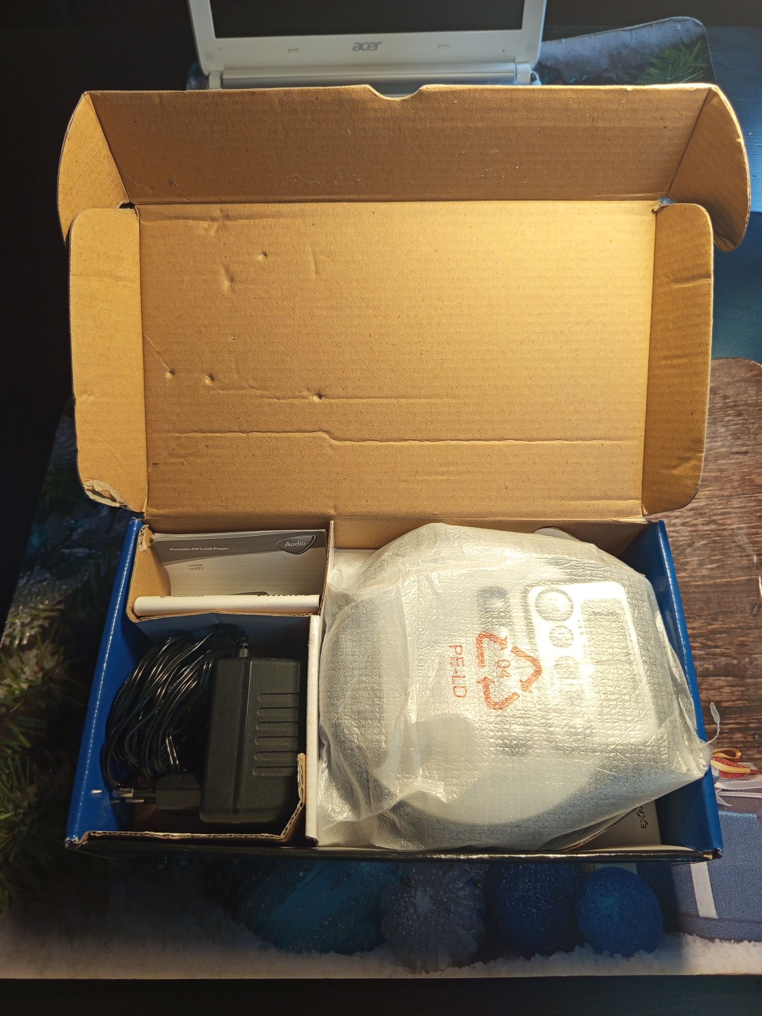 Discman firmy  PHILIPS EXP 221 cały zestaw z kartonem