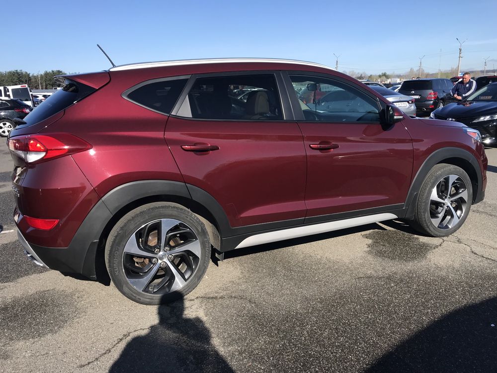 продаю Hyundai Tucson 2017