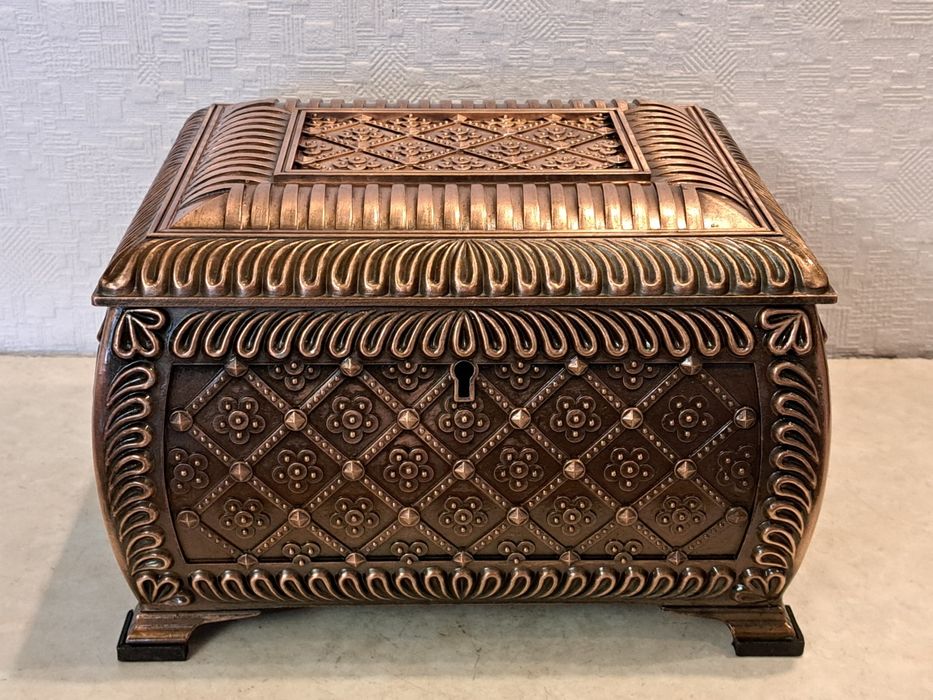 На подарок - Бронзовая шкатулка, ларец СССР  - медь, сплав.