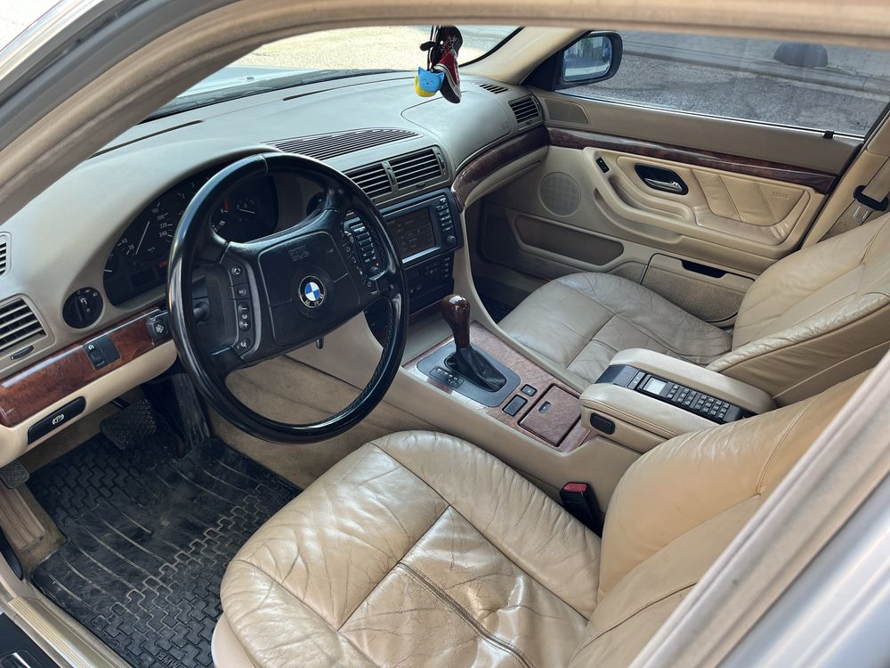 BMW E38 2000р 3.0 дизель