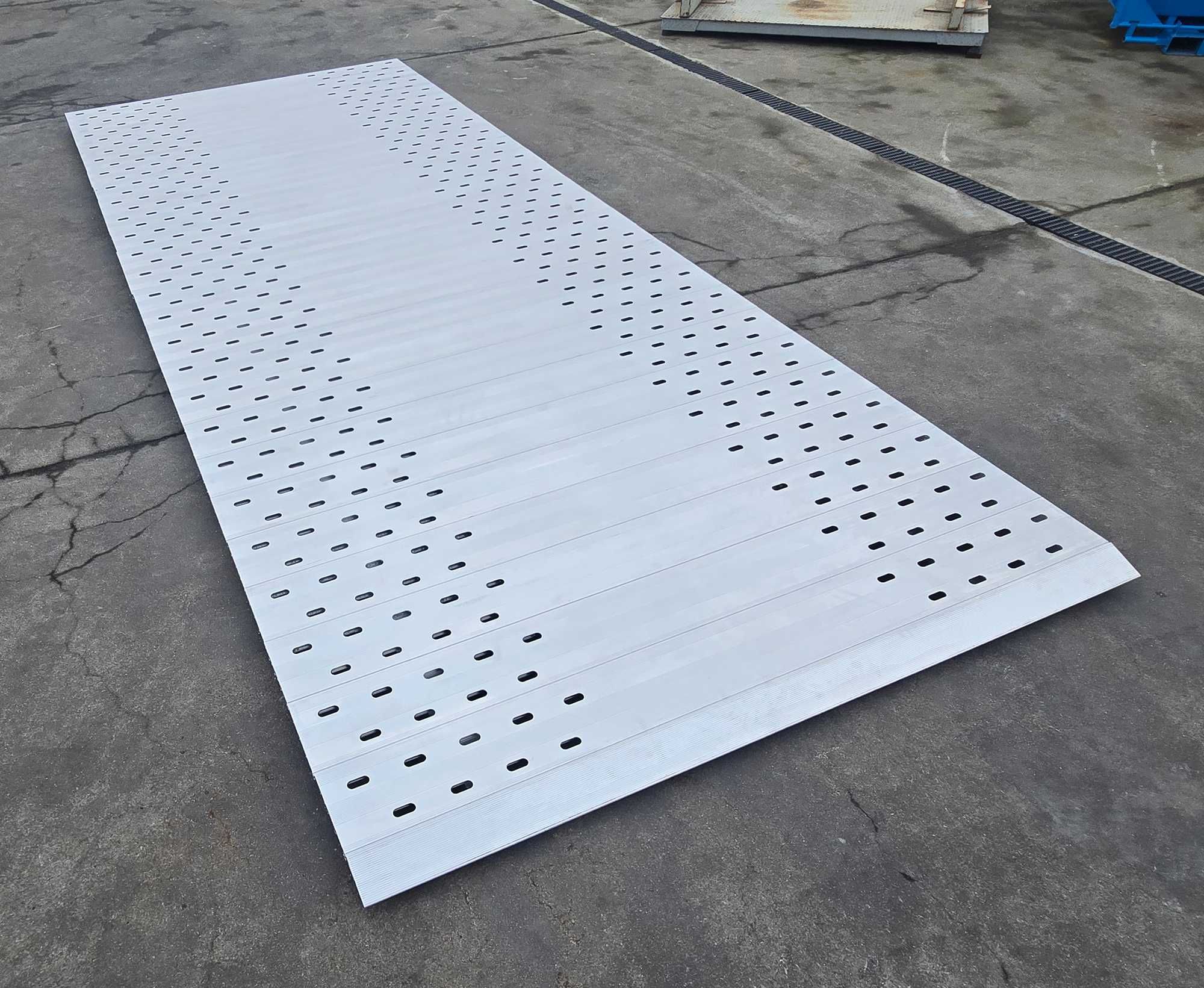 Platforma ALU 4500x2100mm deski i zakończ Laweta Najazd Cert. VDI 2700