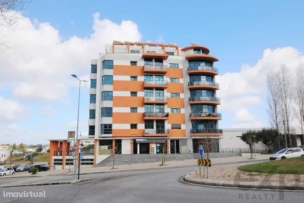 Apartamento T1 com parqueamento e arrecadação perto do Hospital de San