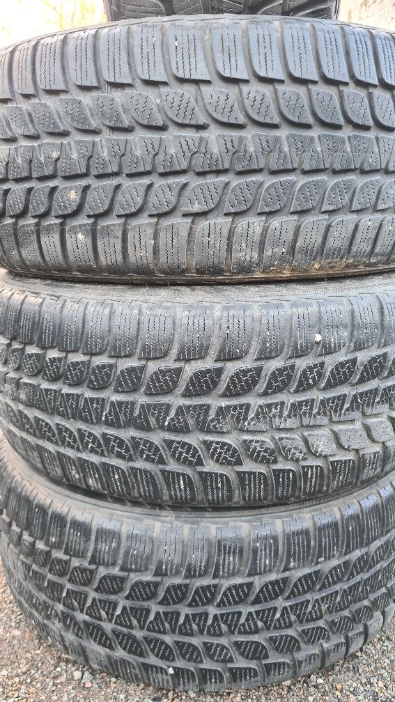 Продам Резину зима 225/45 R 17