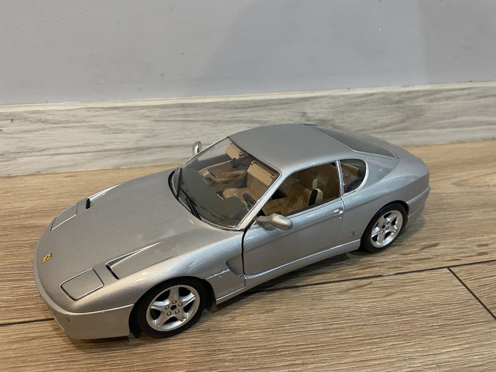 153. Model Ferrari 456GT 1:18 BBurago Burago (maisto welly)