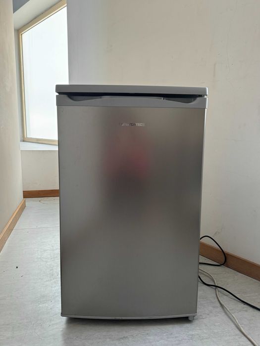 Frigorifico - pequenas dimensões - cinzento