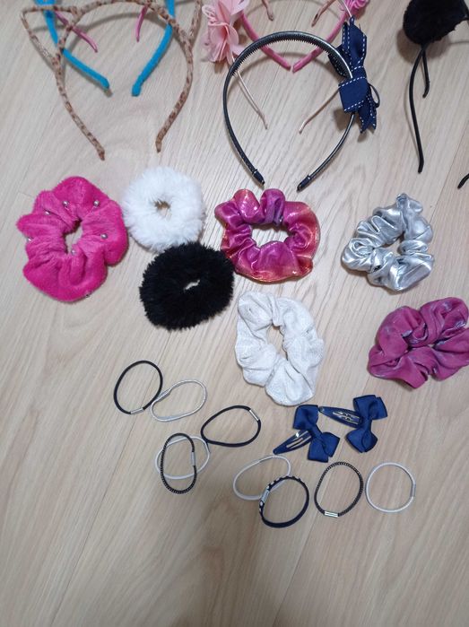 Zestaw opasek i gumek do włosów