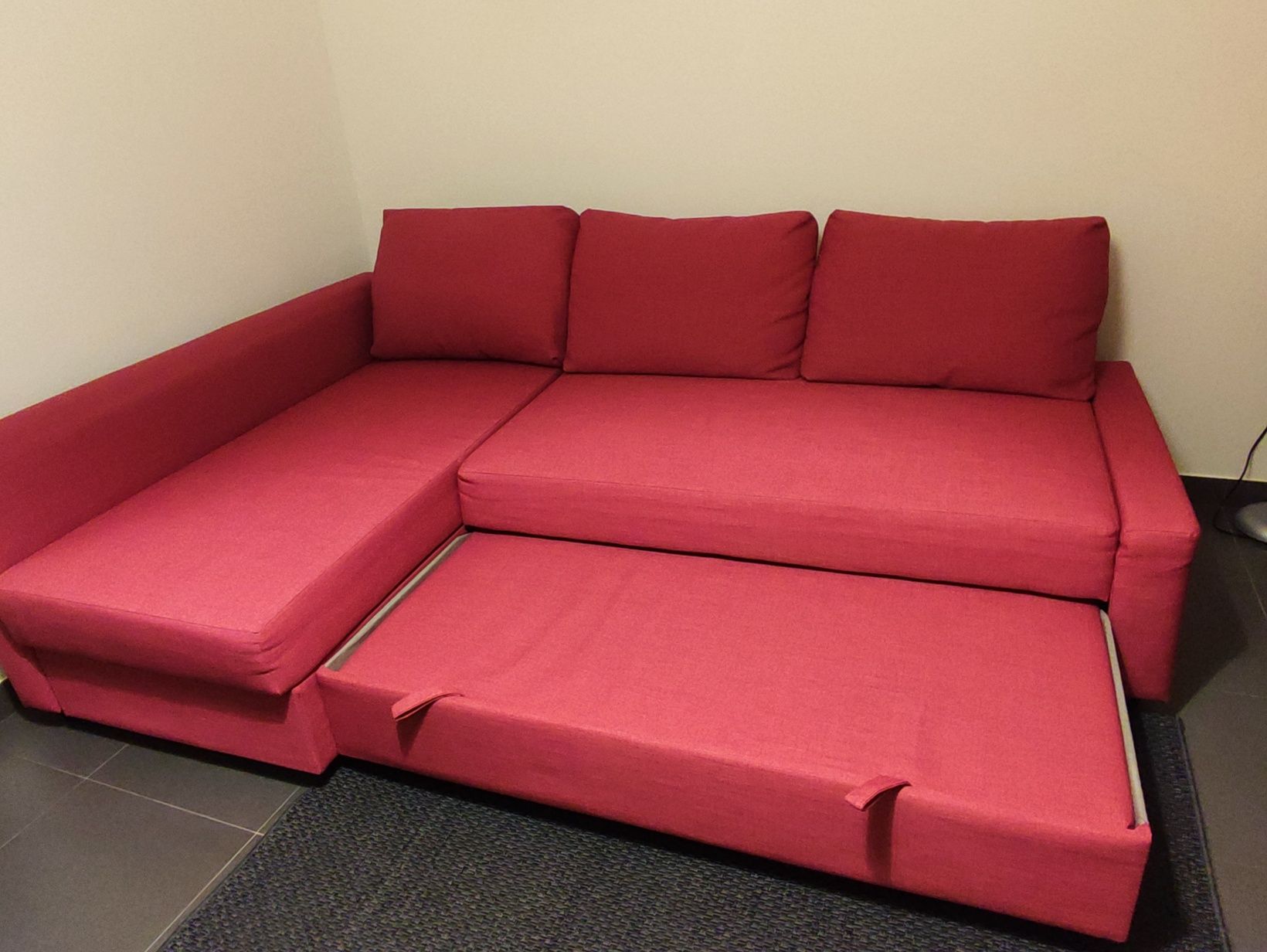 Sofá, chaise longue e cama dupla