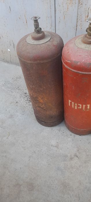 Продам газові балони.