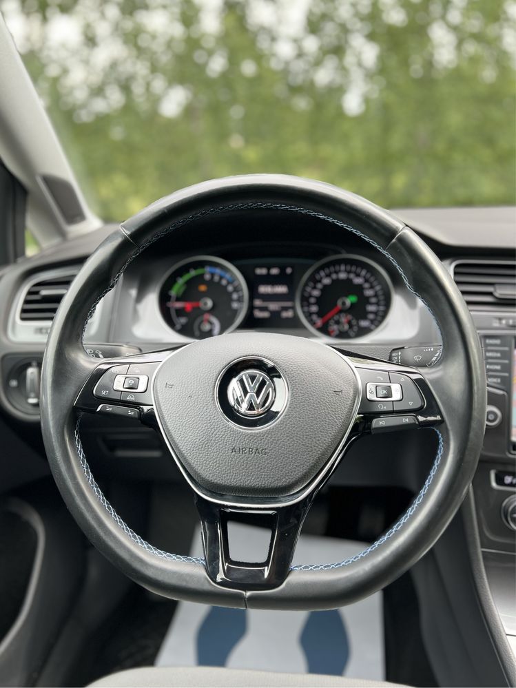 Volkswagen E-Golf 2015рік, 24 kWh, Comfort-line, Urano grey