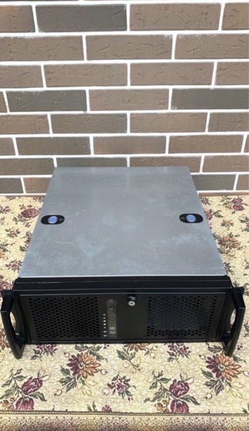 Сервер Supermicro Chenbro.