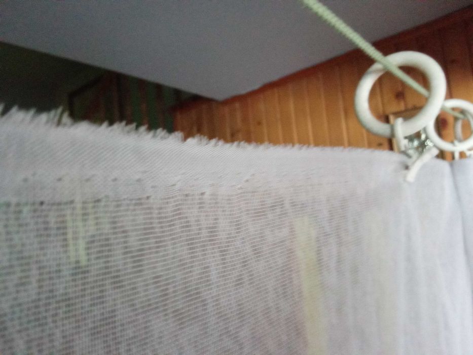 Piękna firana z haftowanym  wzorkiem