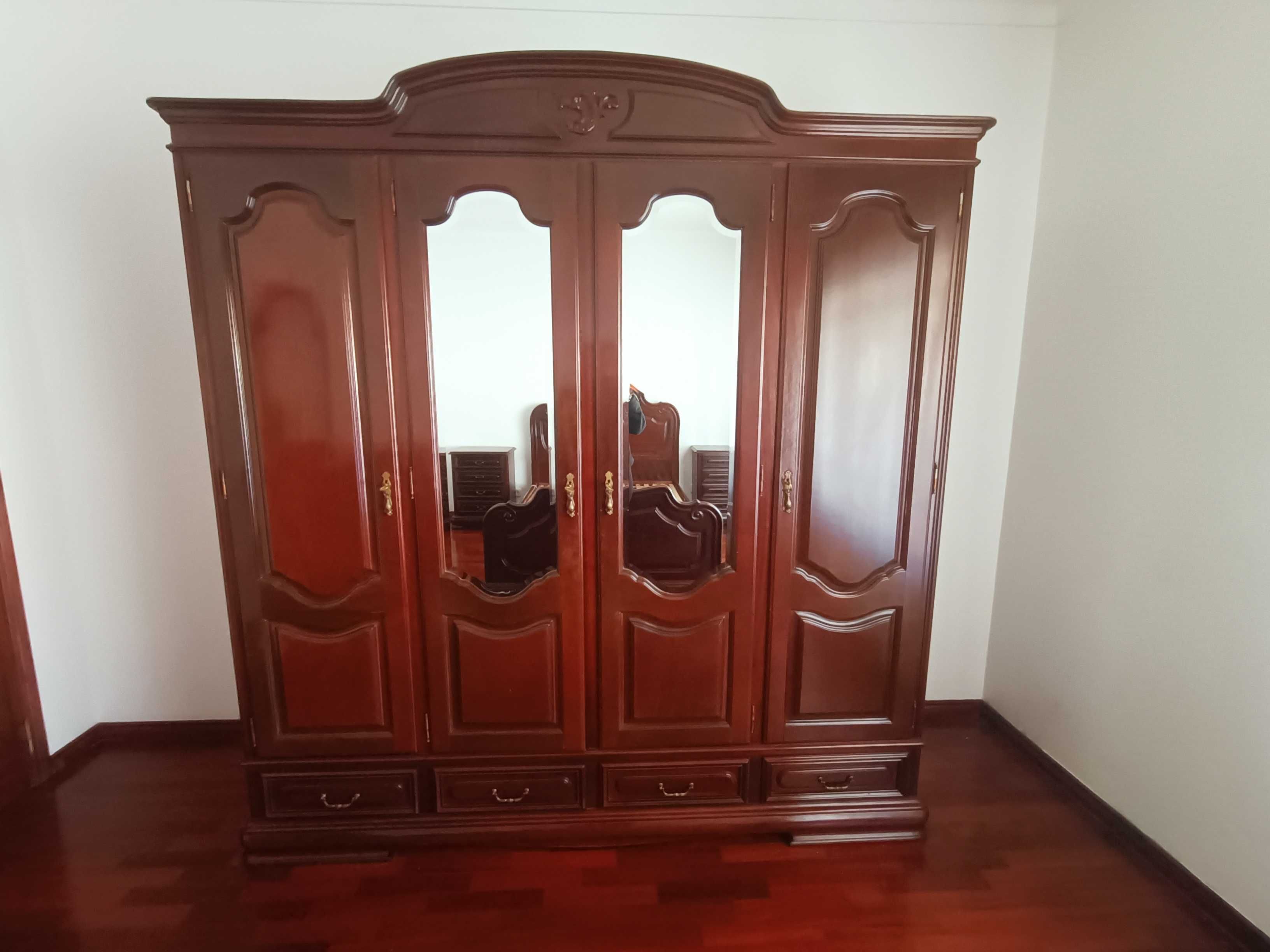 Quarto completo madeira maciça em mogno