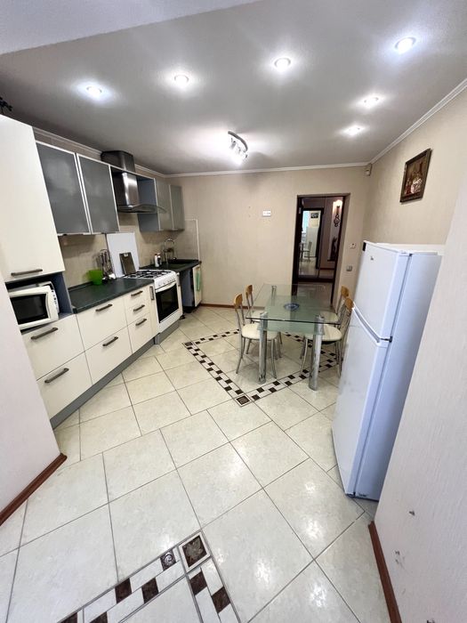 Оренда 3 кімнатної квартири в центрі міста