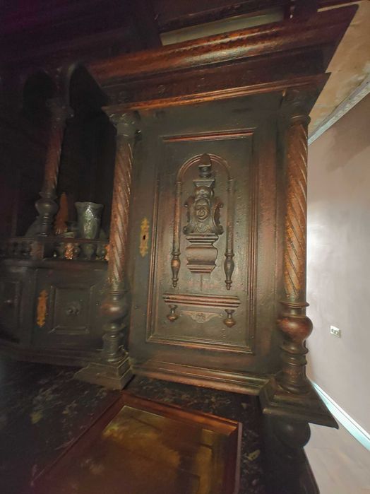 Буфет дубовый старинный