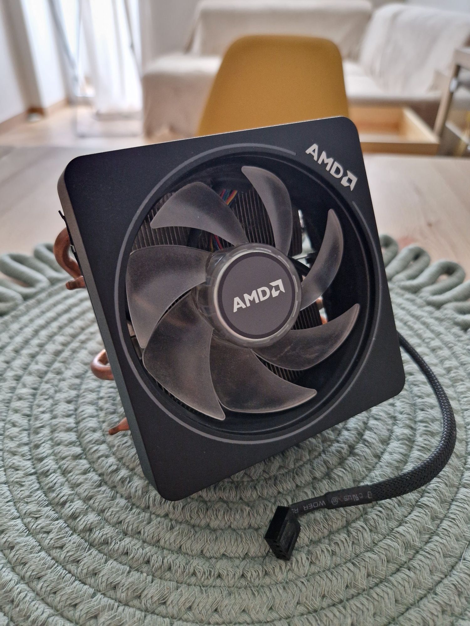 AMD Wraith Prism RGB – Chłodzenie CPU AM4 / AM3