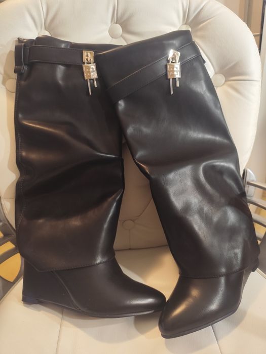 Śliczne modne kozaki 36