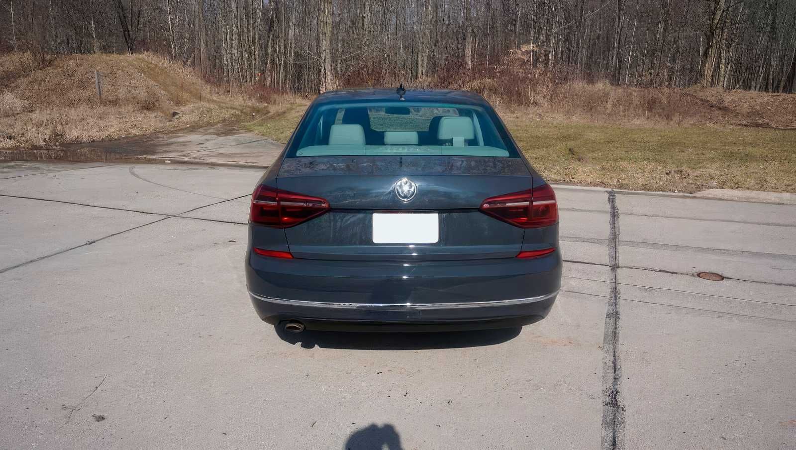 2018 Volkswagen Passat R-Line