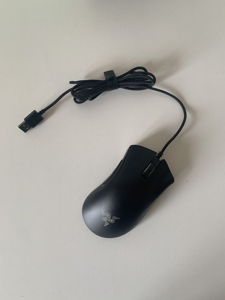 Rato Razer Deathadder essential