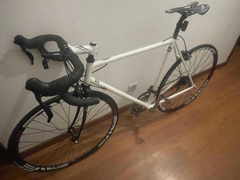 Vendo Bicicleta de Estrada