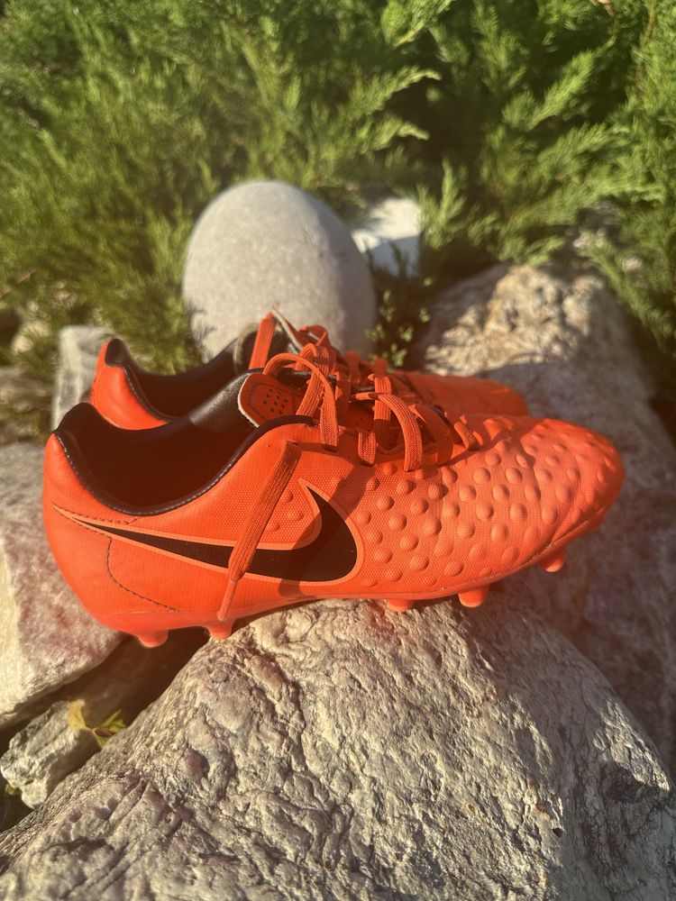 Дитячі сороконіжки nike дві пари по 400 грн.