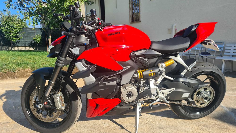 Ducati Streetfighter V2