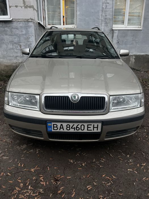 Продам машину шкода октавиа тур