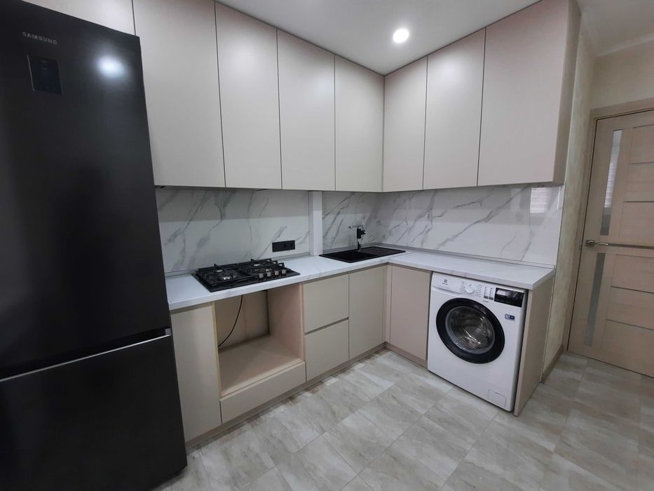 Продам 1к квартиру великої площі з новим ремонтом!