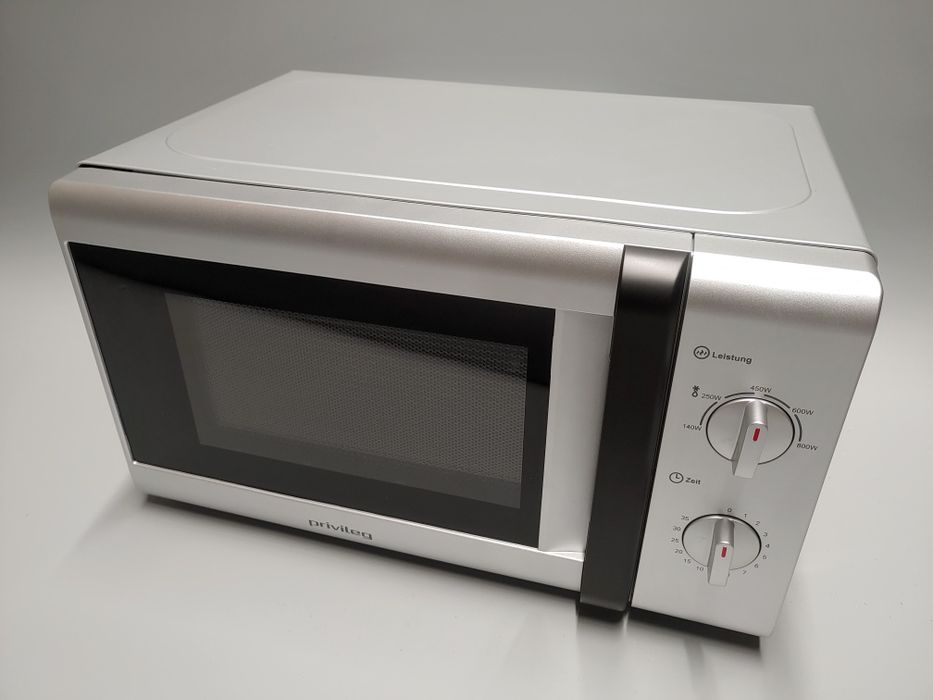 Мікрохвильова піч Privileg MM820CTB-PM Silver